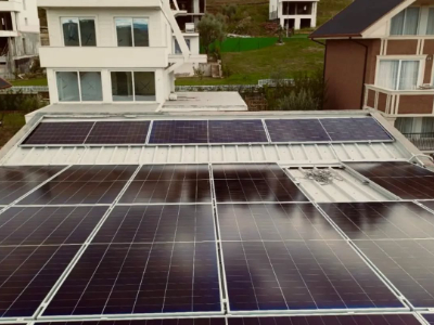 Implemtimi i paneleve fotovoltaike Aiko ne vila private Implemtimi i paneleve fotovoltaike Aiko ne vila private